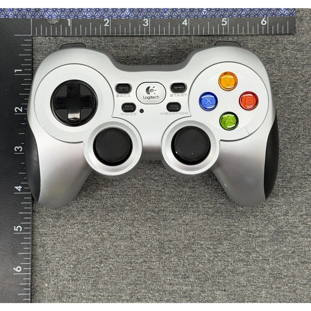 Logitech F710 Wireless Gamepad PC Gaming Controller USB Nano Receiver READ